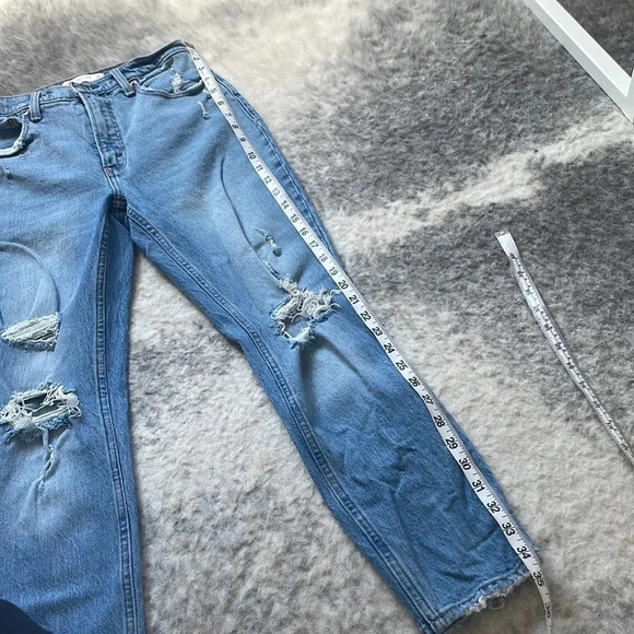 Abercrombie & Fitch High Rise Ripped  Jeans​ - Picture 8 of 13